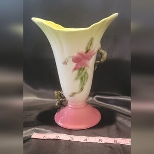 1950 Woodland Hull flower pottery vase / vintage art